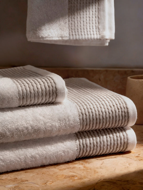 Toalla Polystripe Blanca 550 Gsm De Hotel Xperience